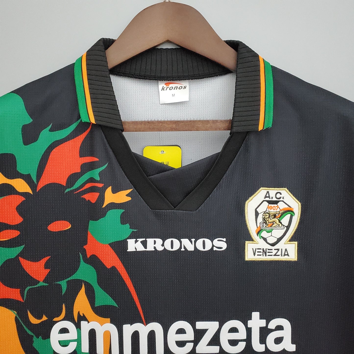 Venezia “León de San Marcos” 1997–99 — Camiseta home Kronos negra (emmezeta)