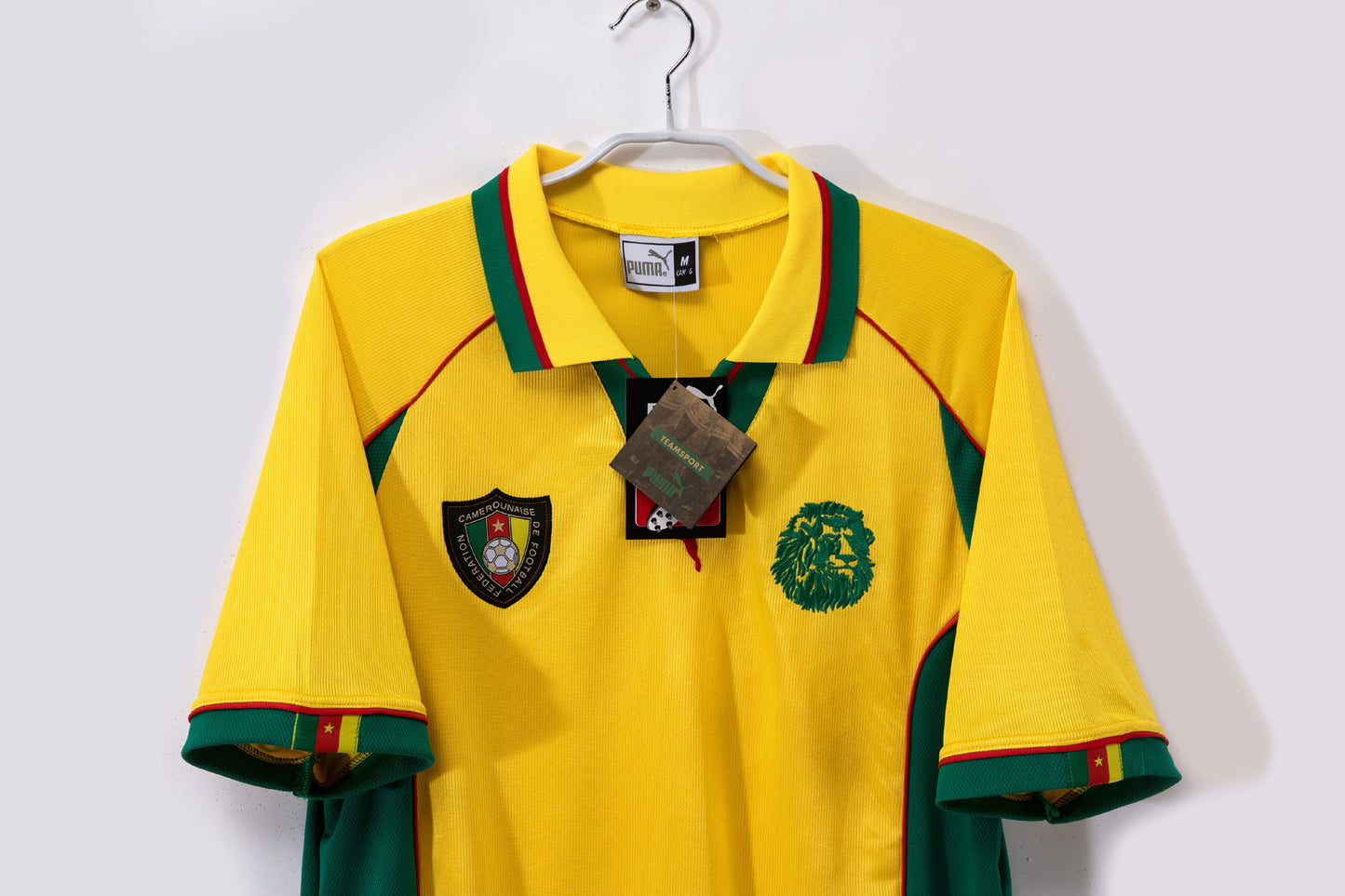 Camiseta Camerún Puma Visitante 2002–2004 – Amarilla/Verde – Leones Indomables