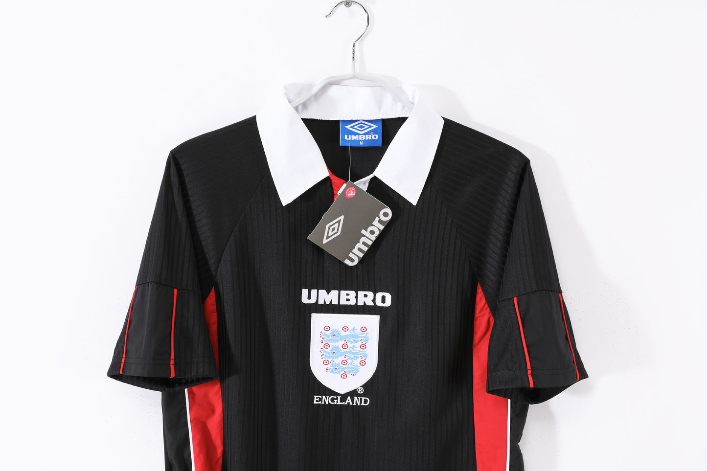 Inglaterra 1998–2000 Training/Pre-Match (Negra) – Umbro