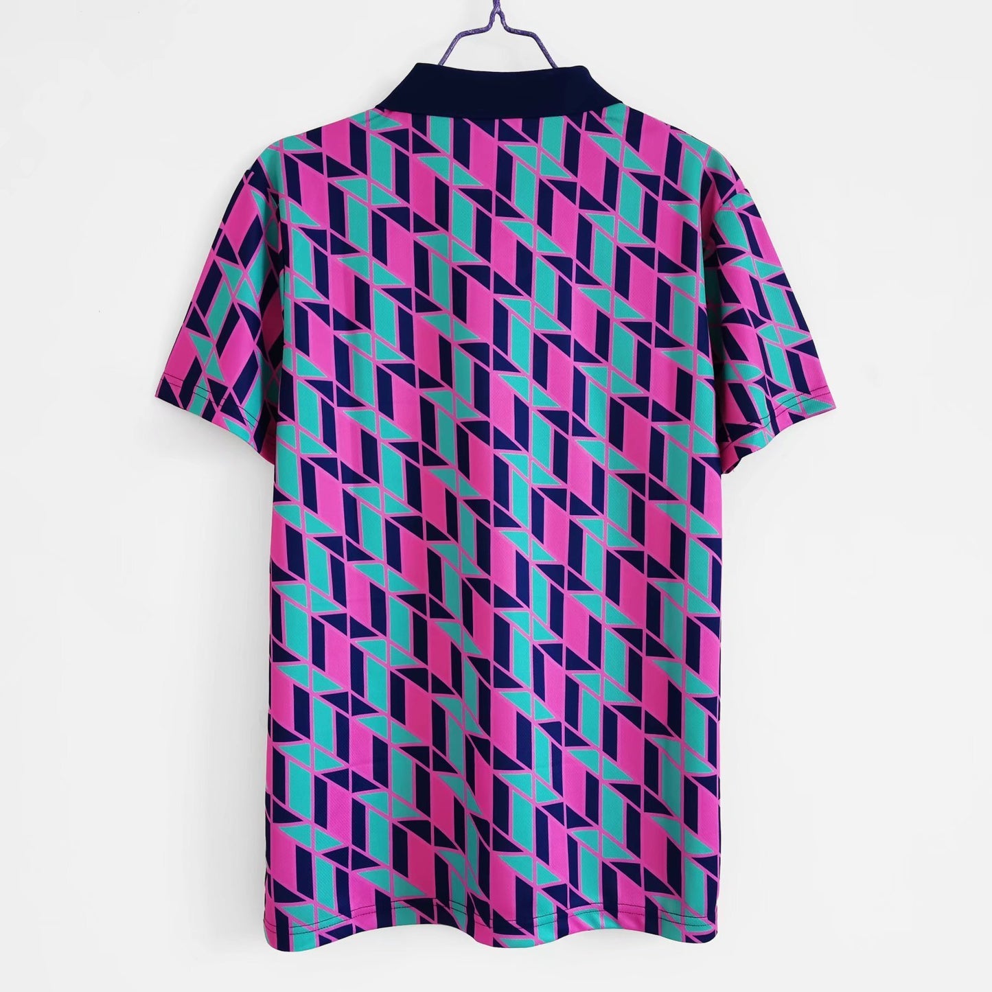 Escocia Umbro — Third 1991-93 | patrón geométrico morado/verde y cuello polo marino