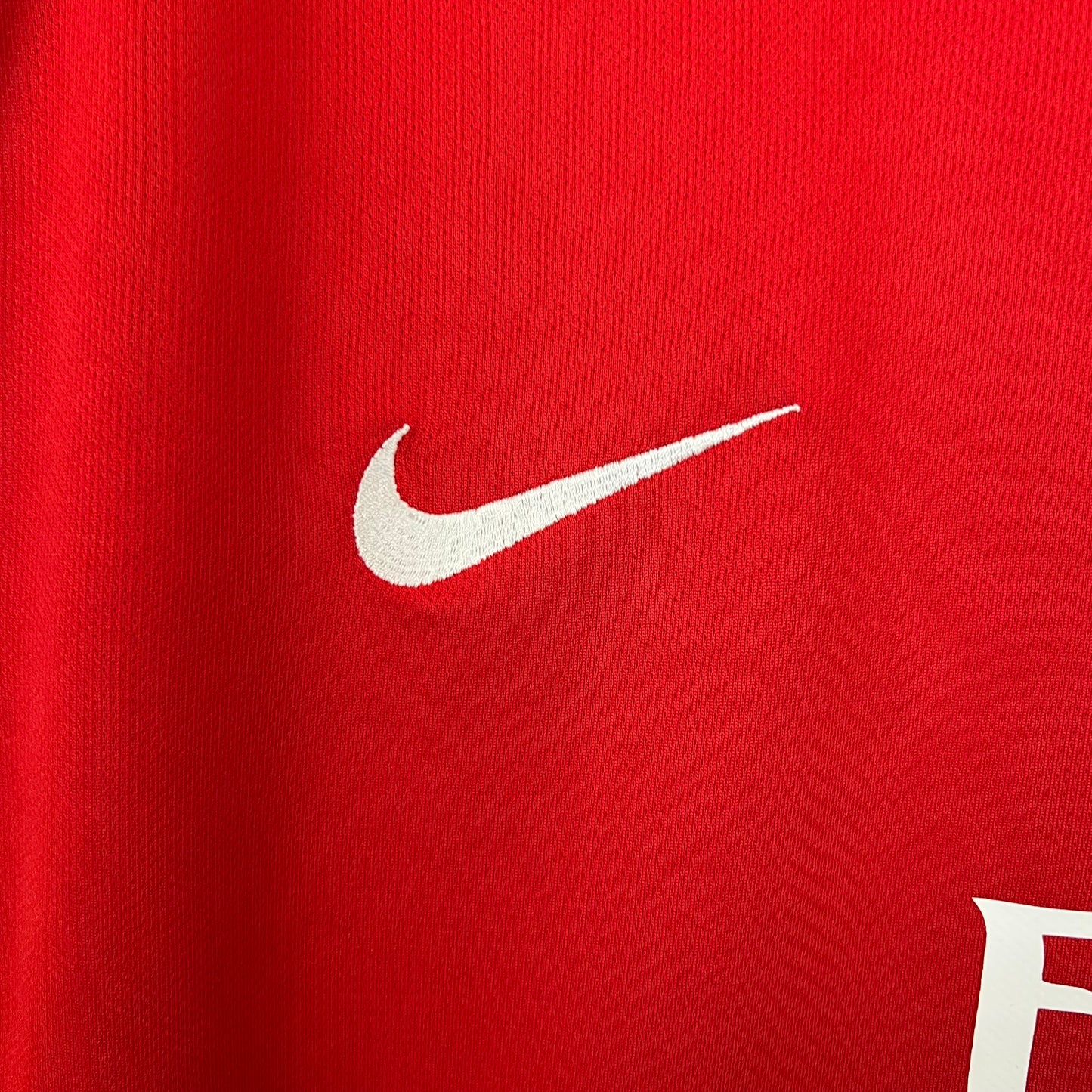 Arsenal “Fly Emirates” 2006–08 — Camiseta home Nike roja (mangas blancas)
