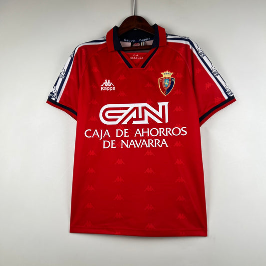 CA Osasuna “CAN” 1995–97 — Camiseta home Kappa roja (cinta Omini)
