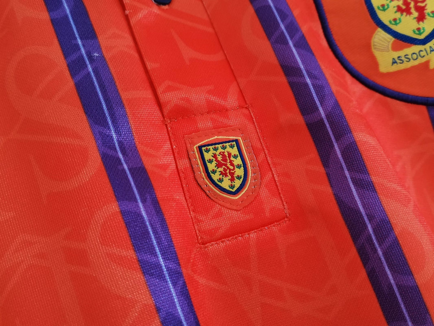 Escocia Umbro — 1994-96 Away Naranja | “Mango” con franjas moradas
