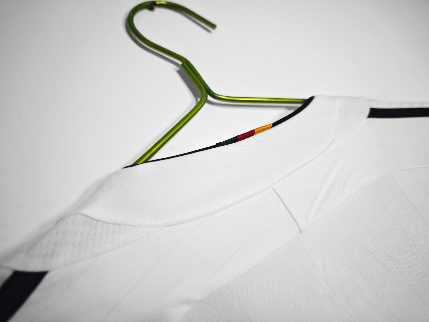 Camiseta Alemania adidas Local 2006/07 (Mundial 2006) – Blanca con detalles negro/rojo/amarillo – Climacool