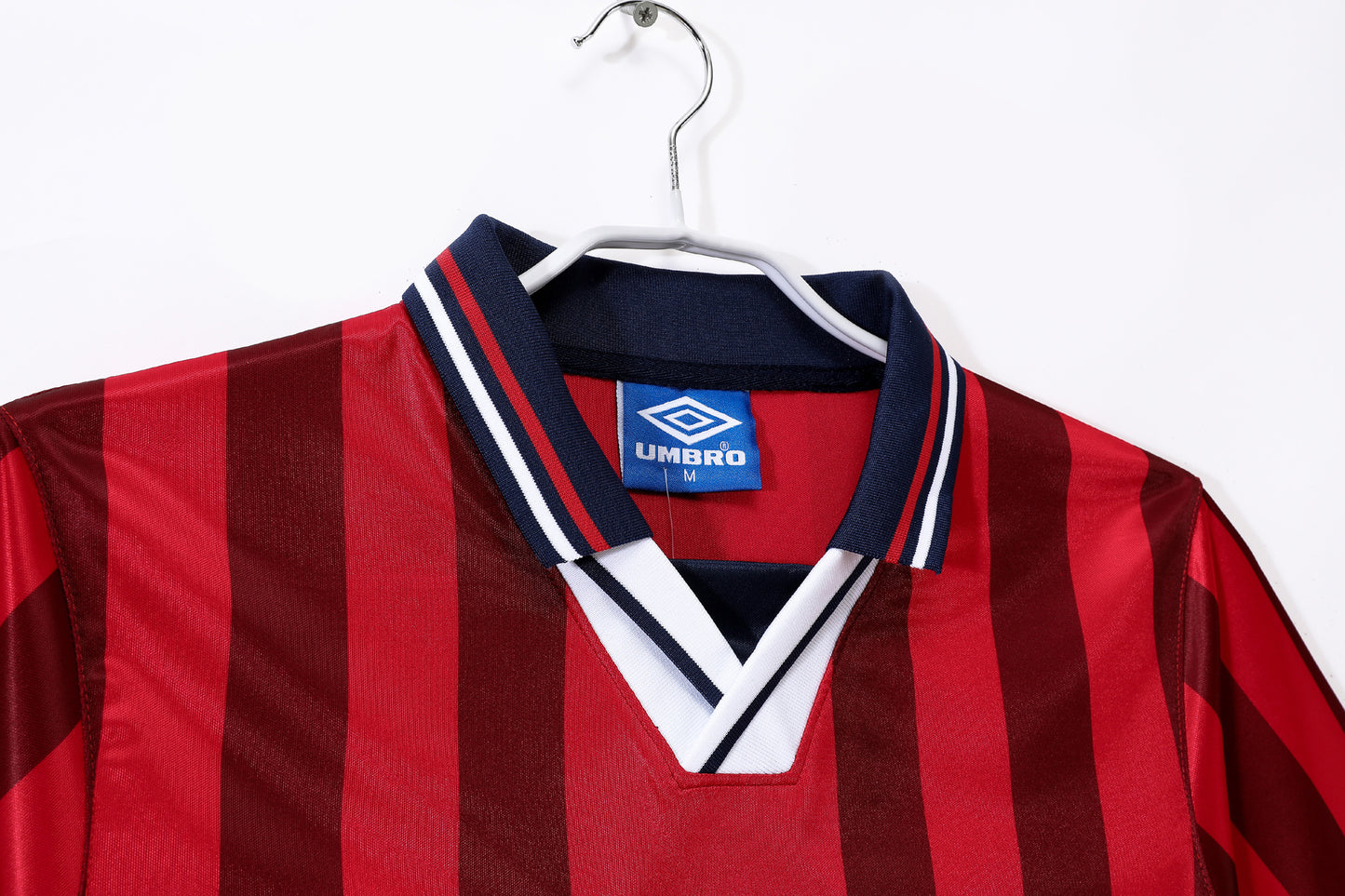 Camiseta Inglaterra Umbro Tercera 1995–1996 – Roja con Cruz de San Jorge