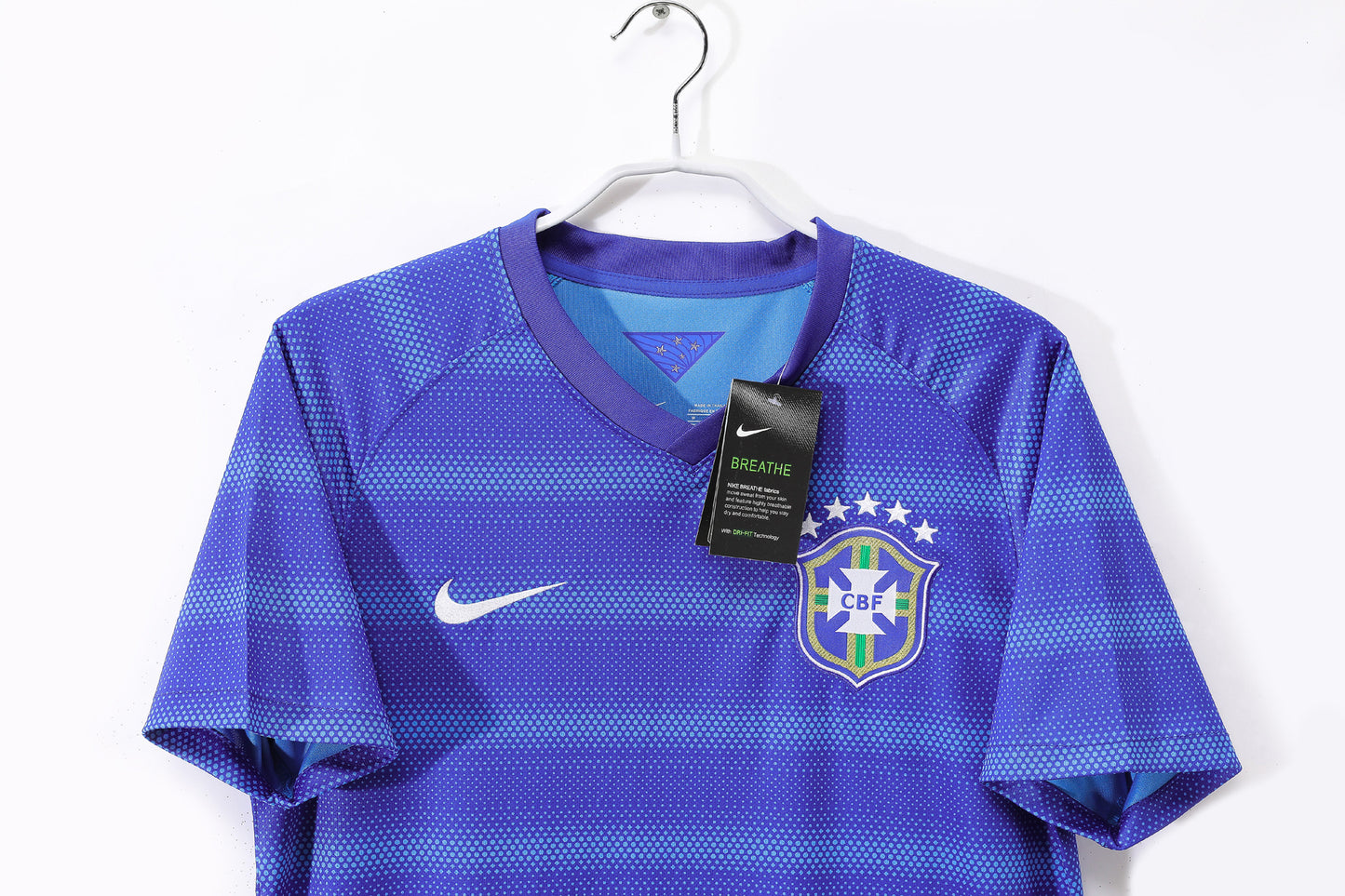 Camiseta Brasil Nike Away 2016–2017 – Azul con franjas de micro-puntos (Dri-FIT)