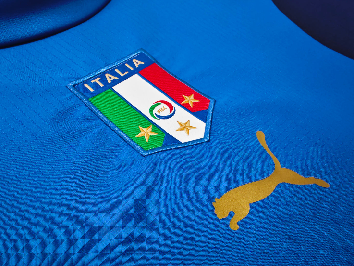 Camiseta Italia Puma Local 2003–2004 (Euro 2004) – Azzurra con logos dorados