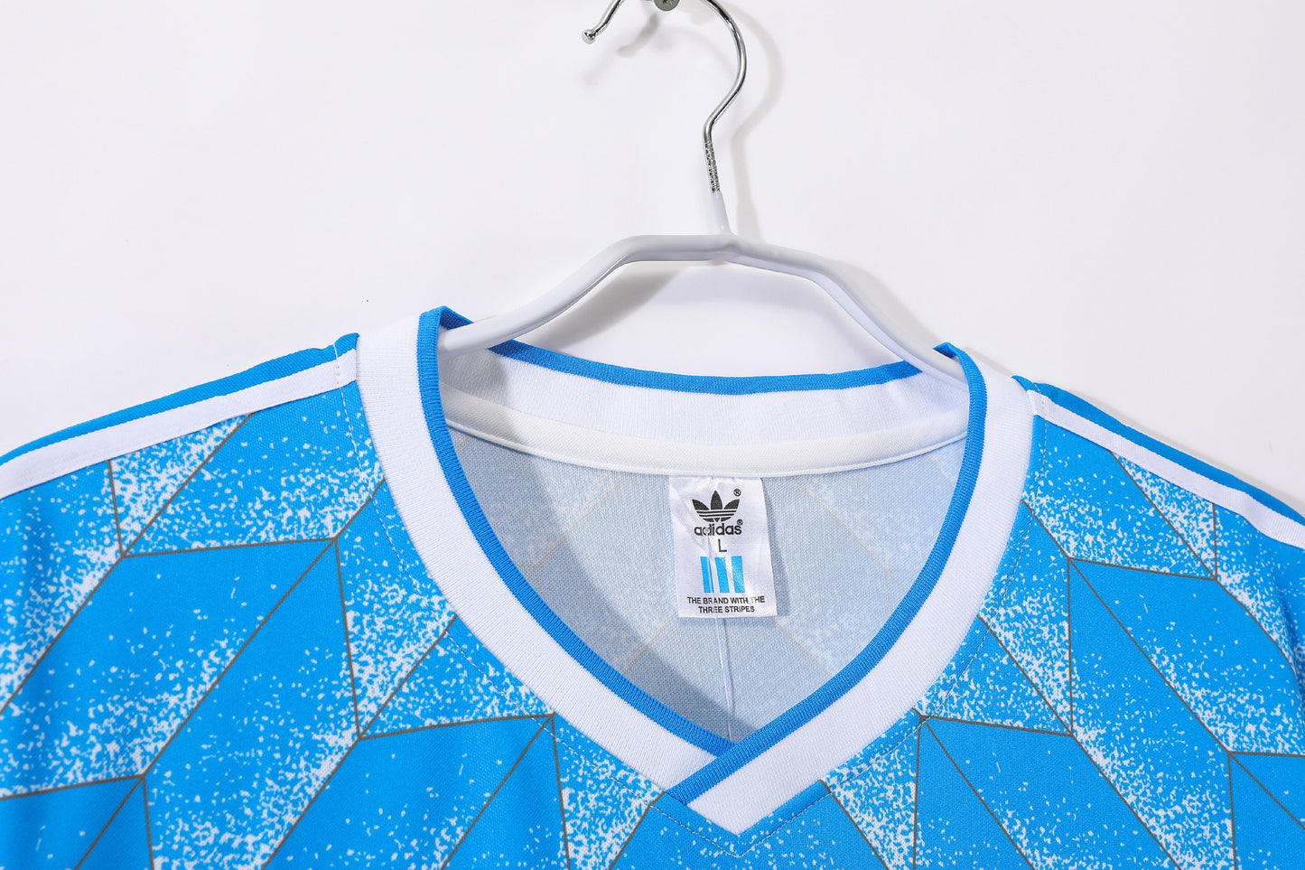 Camiseta DDR / Alemania Democrática adidas Visitante 1988–1990 – Azul con patrón geométrico (Trefoil)