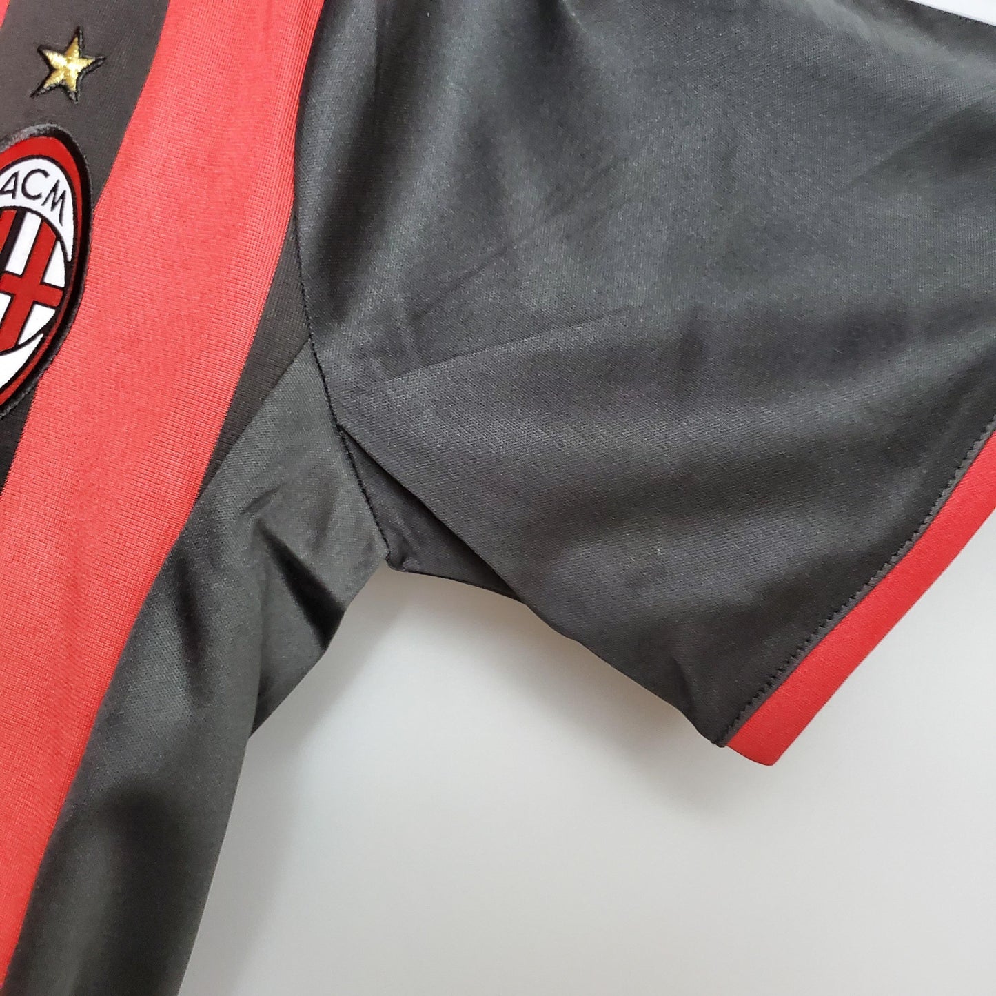 AC Milan “bwin” 2008–09 — Camiseta home Adidas rossonera (cuello blanco)
