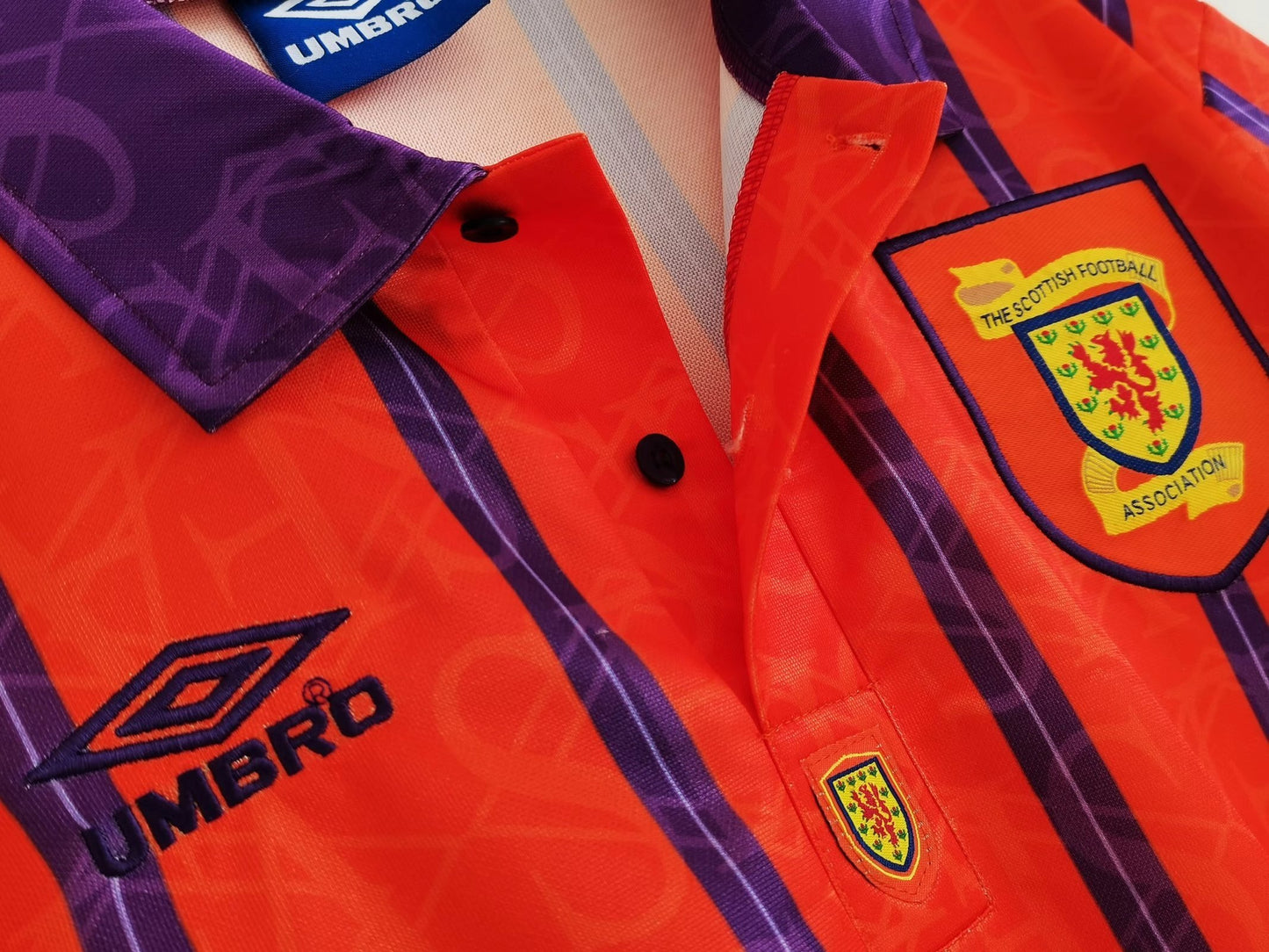 Escocia Umbro — 1994-96 Away Naranja | “Mango” con franjas moradas