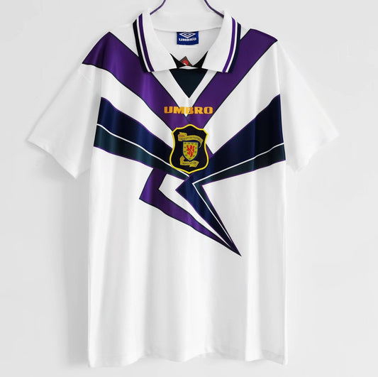 Escocia Umbro — Away blanca 1994-96 | relámpago morado “Saltire” y cuello polo