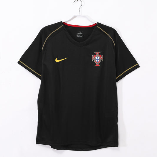 Camiseta Portugal Nike Tercera 2004–2006 – Negra con detalles dorados (Dri-FIT)